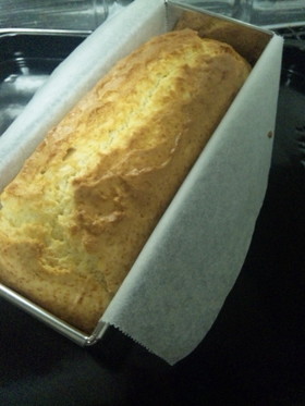 余った生クリームと卵白でパウンドケーキ