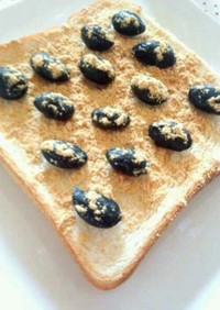 朝食にも♪簡単！黒豆きな粉トースト