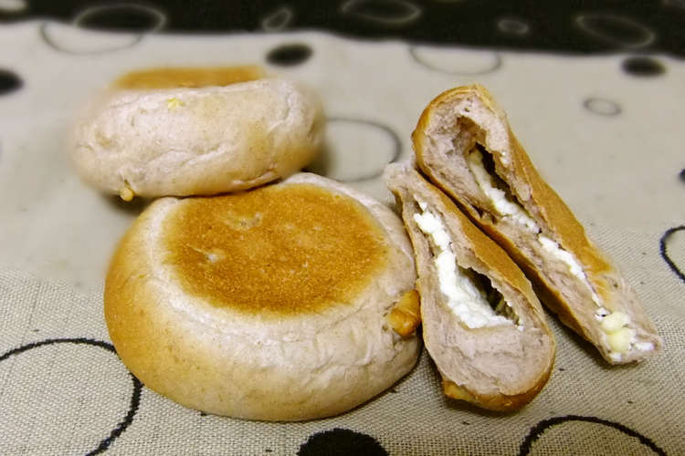 くるみとクリームチーズの平焼きパン レシピ 作り方 By うさぎの森 クックパッド 簡単おいしいみんなのレシピが352万品