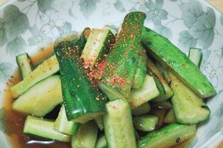 簡単 めんつゆで作るきゅうりのお漬物 レシピ 作り方 By 鈴ピヨ クックパッド 簡単おいしいみんなのレシピが364万品