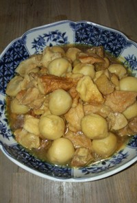 里芋と笹かまぼことミニ竹輪の煮物