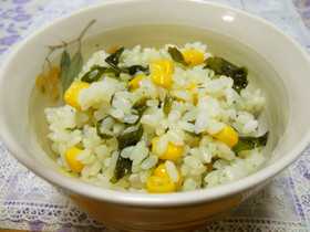 子供が大好き☆わかめとコーン炊き込みご飯
