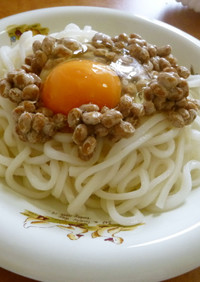 茨城家庭料理:卵かけ納豆うどん→略TKU