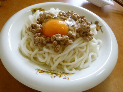 茨城家庭料理:卵かけ納豆うどん→略TKUの写真