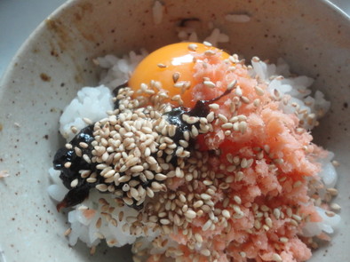 卵かけご飯☆鮭フレークと海苔の佃煮で！の写真