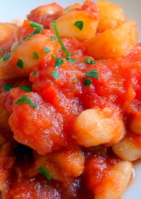 鶏肉と豆と野菜のトマト煮込み
