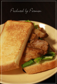 【名古屋飯】味噌煮込み豚のサンドイッチ