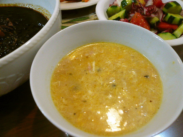 アソパオ・デ・カマロネス・イ・ガンドゥレス（エビとピジョンエンドウのプエルトリコ風ライスシチュー）のレシピ