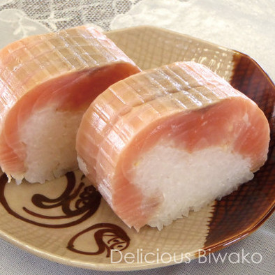 ビワマス（琵琶鱒）の寿司の写真