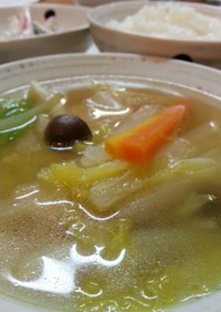生姜たっぷり白菜と大根のスープ