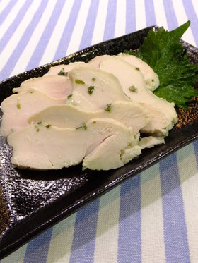 塩麹で簡単美味しい鶏胸ハム(大葉風味)