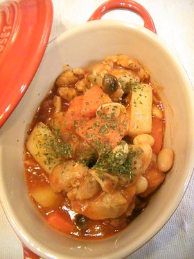 たっぷり野菜とチキンのトマト煮込み。