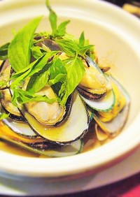 ムール貝の白ワイン蒸しハーブ野菜風味
