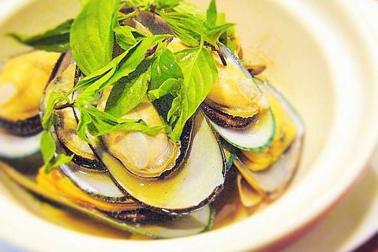 ムール貝の白ワイン蒸しハーブ野菜風味 レシピ 作り方 By 半田の旨味家 クックパッド 簡単おいしいみんなのレシピが353万品