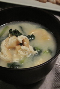 超簡単　小松菜とつぶし豆腐の味噌汁