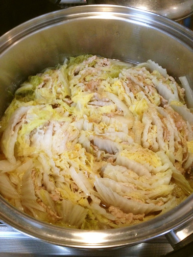 豚肉と白菜のミルフィーユ鍋の写真