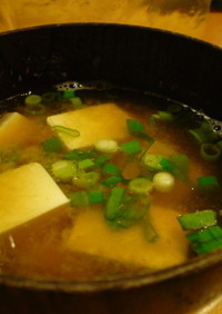 豆腐と九条ネギの味噌汁