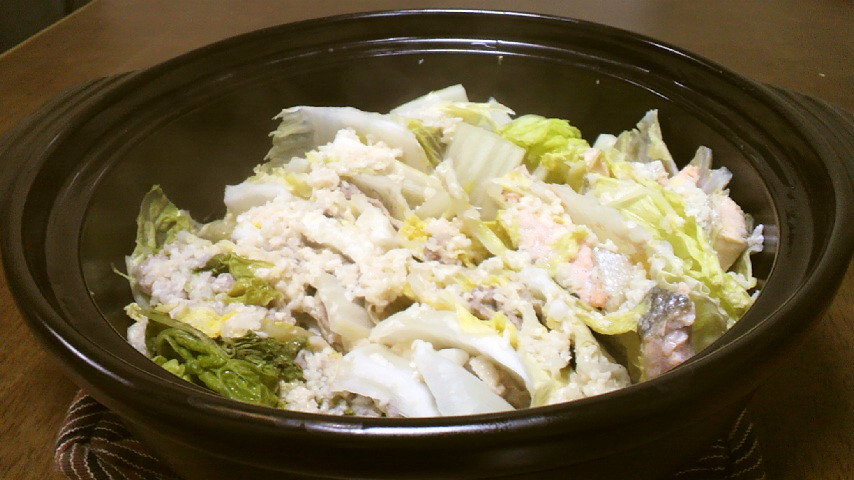 豚肉と白菜の塩麹鍋（鮭プラス）の画像