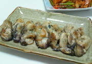 【冬になるとやっぱ牡蠣☆塩麹レモン炒め】の写真