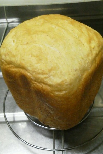 ＨＢ小麦ふすま入り食パン〈早焼き〉の写真