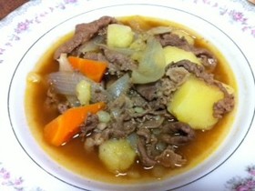 イギリスのソース肉じゃが「スカウス」