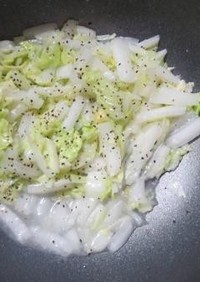 白菜を塩麹で炒める