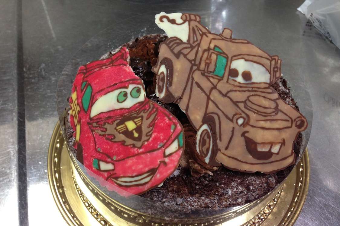 キャラチョコケーキ カーズ レシピ 作り方 By 自由 クックパッド 簡単おいしいみんなのレシピが379万品