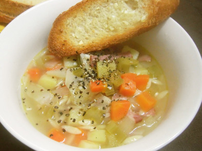 米パスタ＆野菜のスープの写真