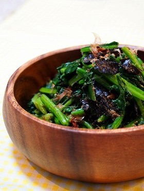 海苔鰹の風味で絶品!ほうれん草のおひたし