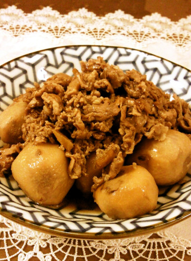 里芋と豚バラ肉の煮物の写真
