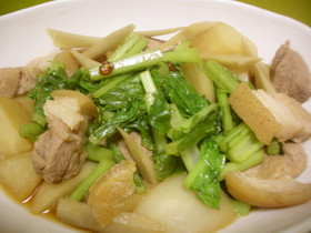 豚三枚肉とかぶとごぼうの醤油煮
