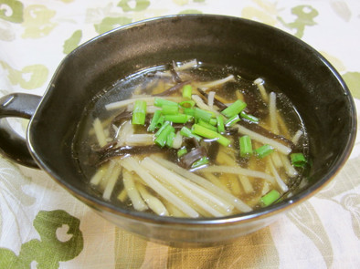タケノコ・きくらげで酸辣湯風スープの写真