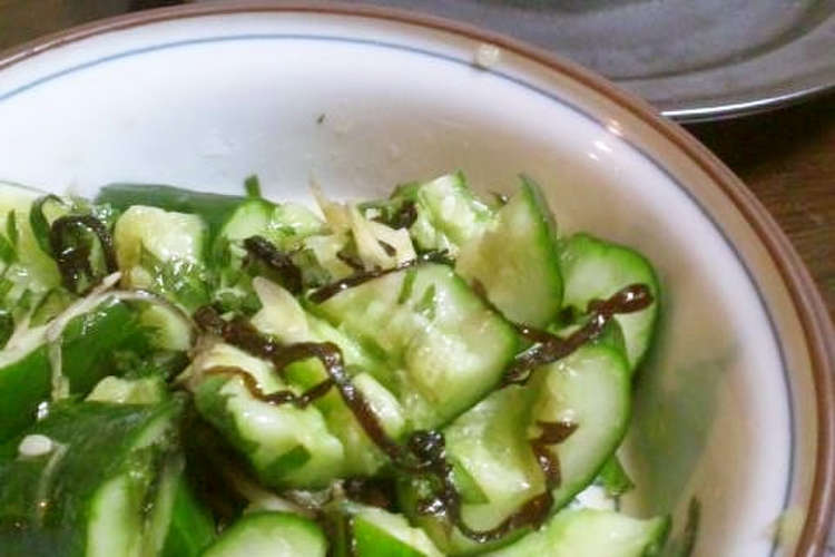 叩き胡瓜 塩昆布 紫蘇 茗荷 ごま油和え レシピ 作り方 By Ken1549 クックパッド 簡単おいしいみんなのレシピが351万品