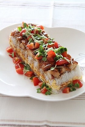照り焼きチキンのカラフル押し寿司
