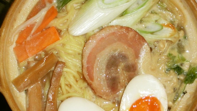 ずぼらママの焼きそば麺で鍋焼きラーメン レシピ 作り方 By くっくおねま クックパッド 簡単おいしいみんなのレシピが354万品