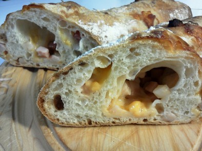 天然酵母のバゲット！ベーコン&チーズの写真