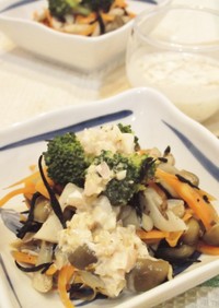 ひじきと彩野菜の生姜マヨドレサラダ
