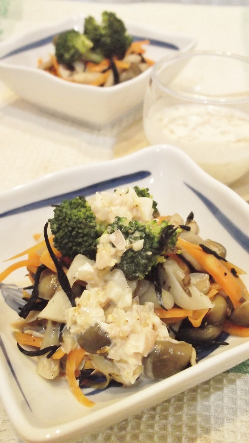 ひじきと彩野菜の生姜マヨドレサラダの画像