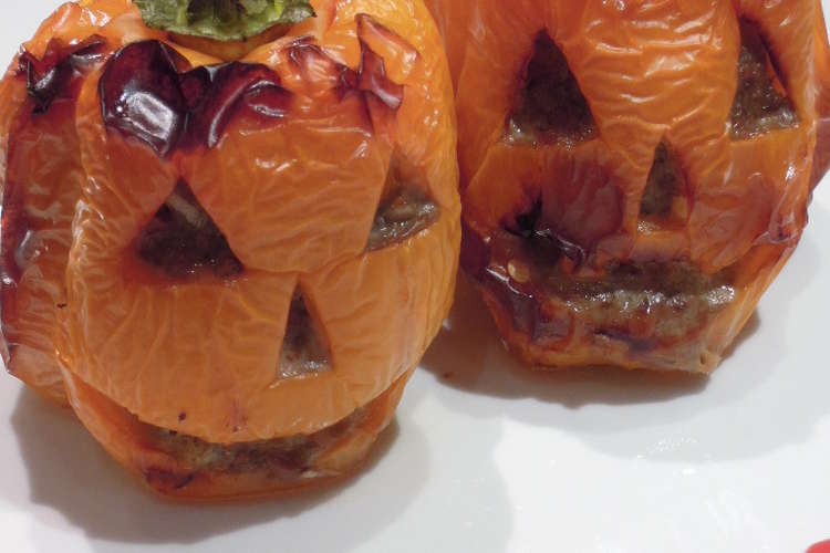ハロウィン仕様 パプリカの肉詰め レシピ 作り方 By プユプユ クックパッド 簡単おいしいみんなのレシピが360万品