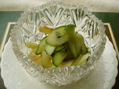 セロリといか燻製の簡単サラダの写真
