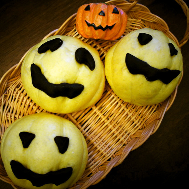 ハロウィンかぼちゃパン レシピ 作り方 By Chimaru123 クックパッド 簡単おいしいみんなのレシピが362万品