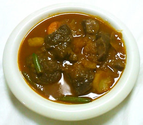 圧力鍋で牛スネ肉のワイン煮