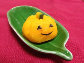 かぼちゃのハロウィン茶巾(離乳食 後期)