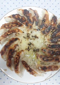 【簡単】丸いフライパンで焼く浜松風餃子