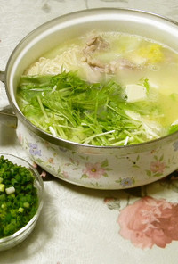 鶏の白濁スープ鍋（京都風）