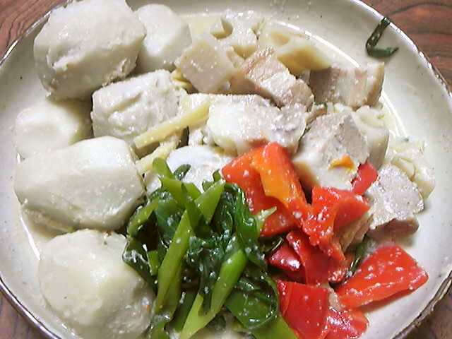 里芋と茹で豚のかす煮　の画像