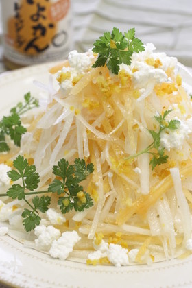 大根と柿サラダ伊予柑風味