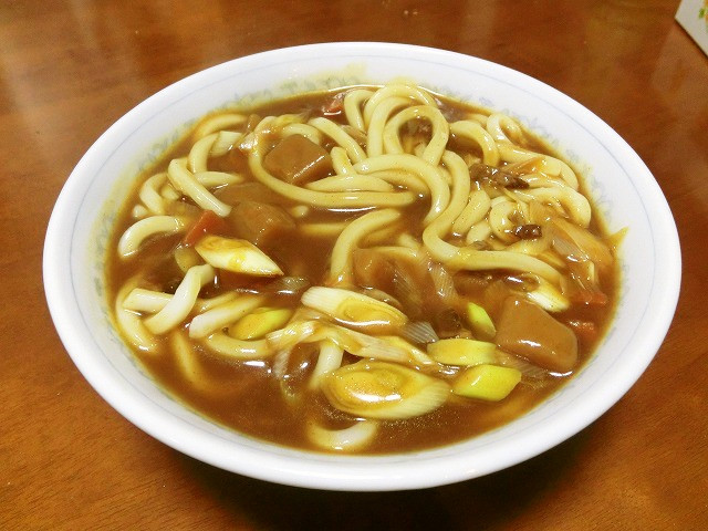 レトルトカレーのカレーうどん♫の画像