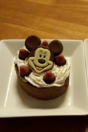 市販のロールケーキにちょっとだけデコ