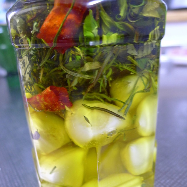 色々使える ハーブ ガーリックオイル レシピ 作り方 By ハーモニーフォレスト クックパッド 簡単おいしいみんなのレシピが357万品